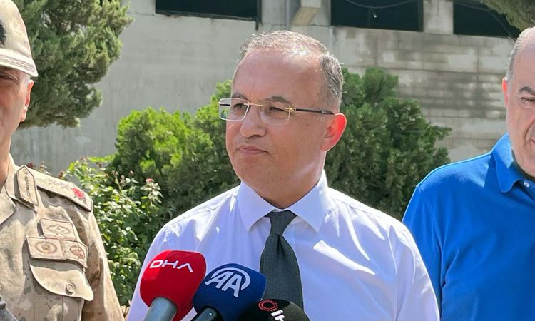 Ayrıntılar Netleşti: Gaziantep'te Fabrika Yangını: 3 Bin Metrekarelik Alan Etkilendi - Haberleri