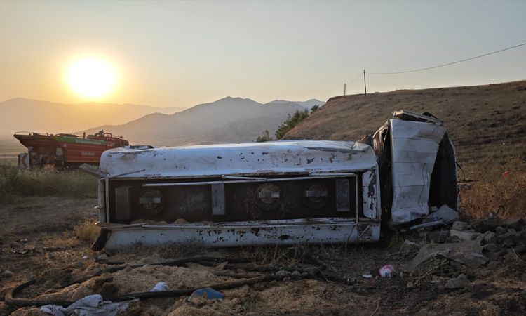 Ayrıntılar Netleşti: Gaziantep'te Tanker Devrildi: 2 Yaralı - Haberleri
