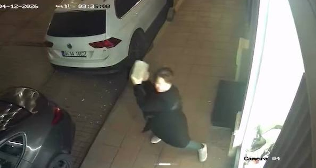 Ayrıntılar Netleşti: Gece saatlerinde hareketli anlar! Kaldırım taşıyla iş yerinin camlarını indirdi - Haberle