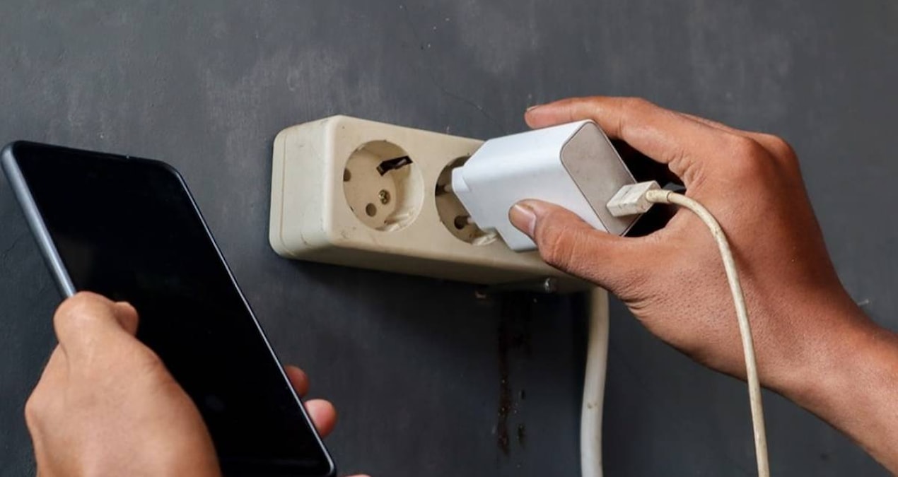 Gündemden Son Bilgiler: Gece telefonu şarjda bırakan herkesi ilgilendiriyor - En Son Haber ve Merak Edilenler