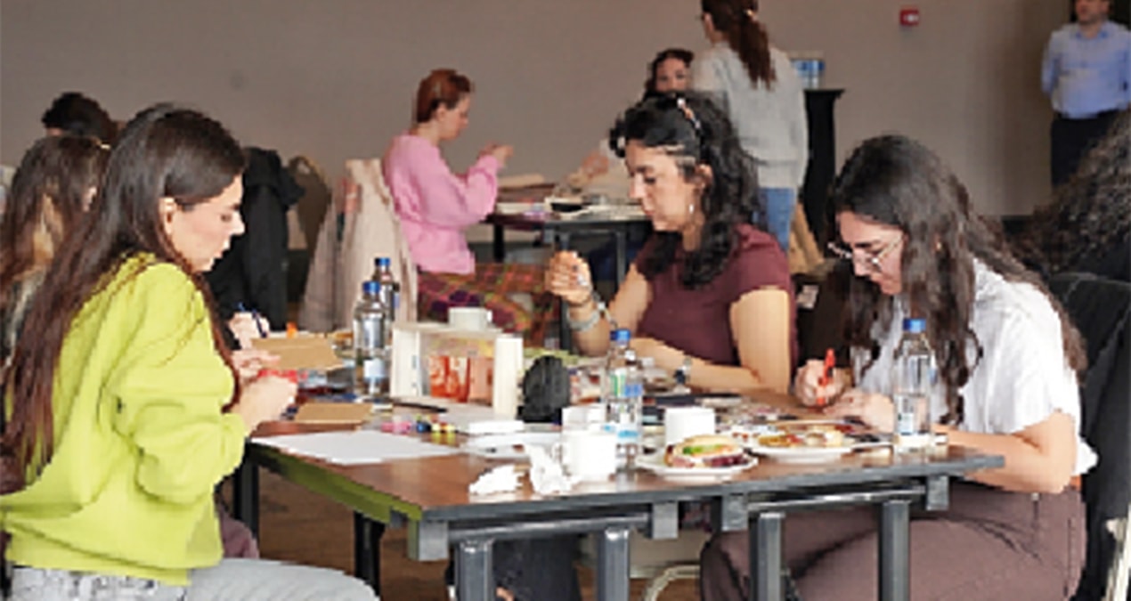 Young People 'On the Path to Art' - Last Minute