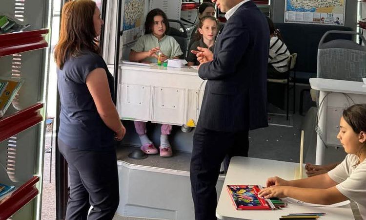 Gündemden Son Bilgiler: Gezici Kütüphane Aydıntepe'de Kitapseverlerle Buluştu - Son Dakika | İşte Tüm Ayrıntıl