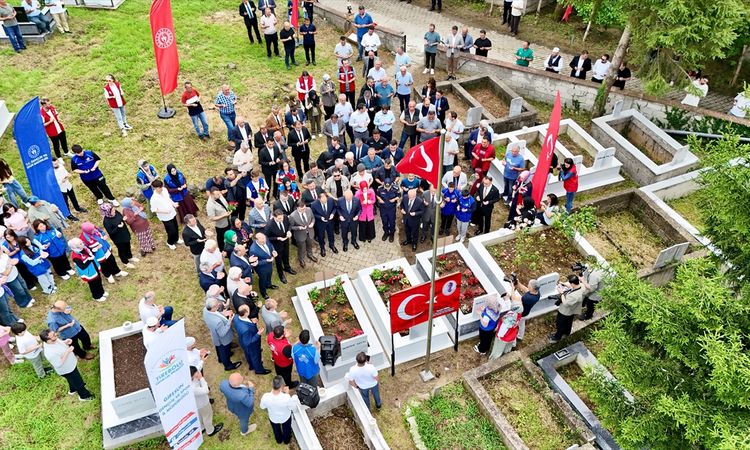 Commemorated at the grave of July 15 martyr İsmail Kefal in Giresun - Last Minute