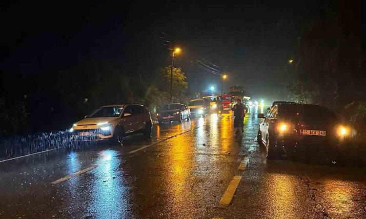 Sıcak Gündem: Giresun'da sağanak yolu kapattı - Son Dakika Haberleri | İşte Tüm Ayrıntılar