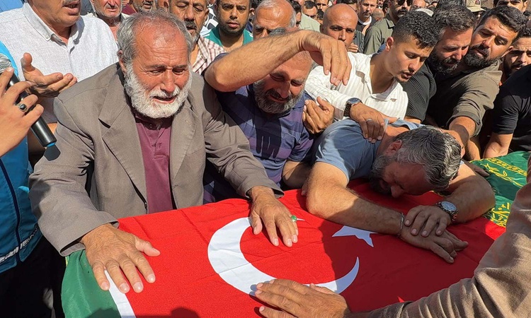 Girne'deki gemi kazasında ölen Mustafa Demir 40 gün sonra Reyhanlı'da defnedildi ve Merak Edilenler