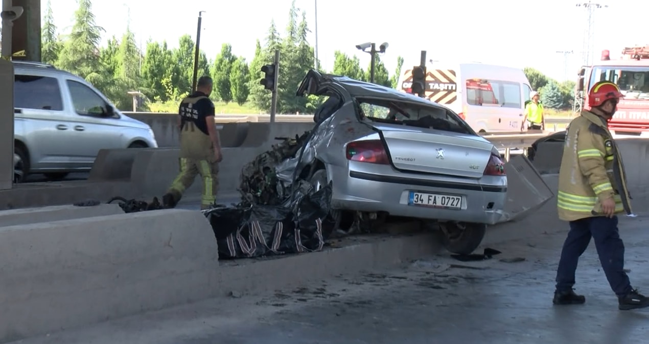 Gündemden Son Bilgiler: Gişede beton bariyere dalan otomobilin sürücüsü öldü - Haberleri ve Merak Edilenler