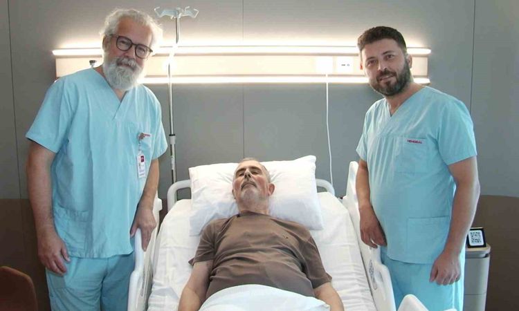 Kritik Açıklama: ‘Gizli kanser’ olarak tanımlanan dev aort anevrizması kapalı yöntemle tedavi edildi - Son Dak