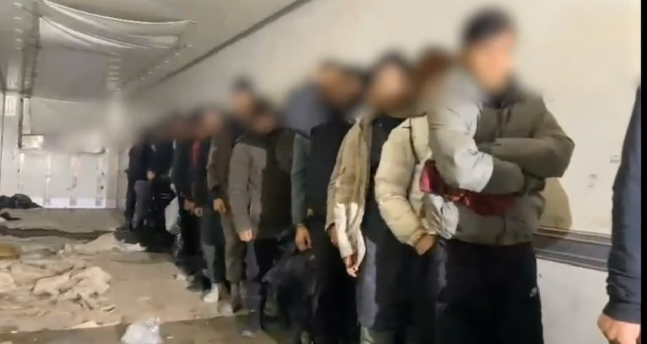 Sıcak Gündem: Göçmen akını mı resmen start aldı? İran sınırından Türkiye'ye giren kaçak göçmenler yakalandı -