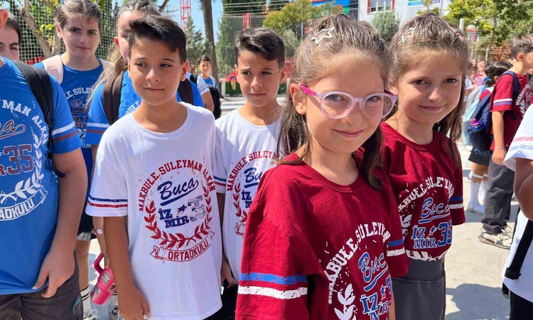 Görenler gözlerine inanamıyor: 27 çift ikiz aynı okulda ve Merak Edilenler
