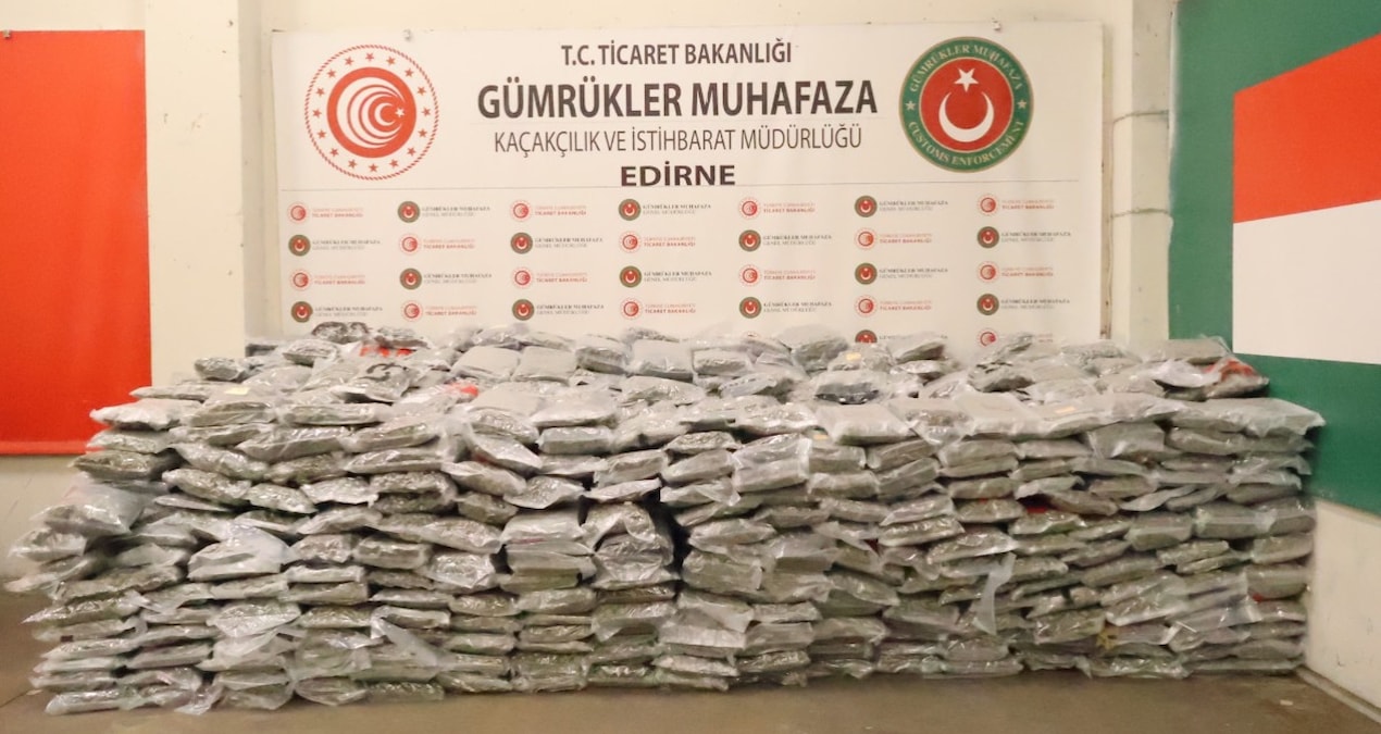 Ayrıntılar Netleşti: Gümrük kapısında 1 ton 413 kilo esrar yakalandı: Piyasa değeri 1 milyar 271 milyon TL - S