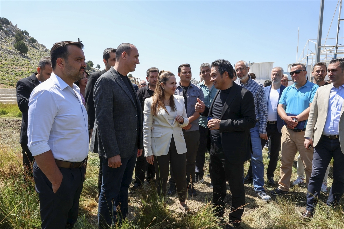 Agenda - Antalya Metropolitan Municipality Deputy Mayor Özdemir visited the wrestling field in Feslikan: Here are the Details