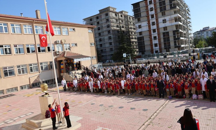 Gündemden Son Bilgiler: 17 milyon öğrenci dersbaşı yaptı! Okul kapılarındaki yeni uygulama dikkat çekti - Son