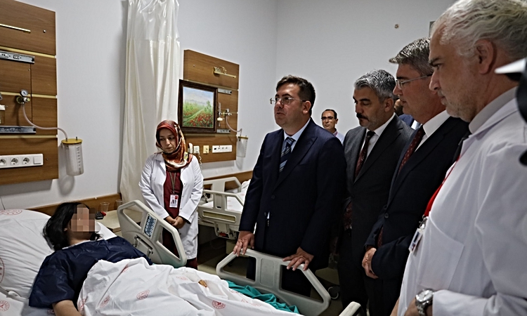 Gündemden Son Bilgiler: Adalet Bakan Yardımcısı Tuncay, 11 yaralının olduğu Manisa Turgutlu'da inceleme yaptı