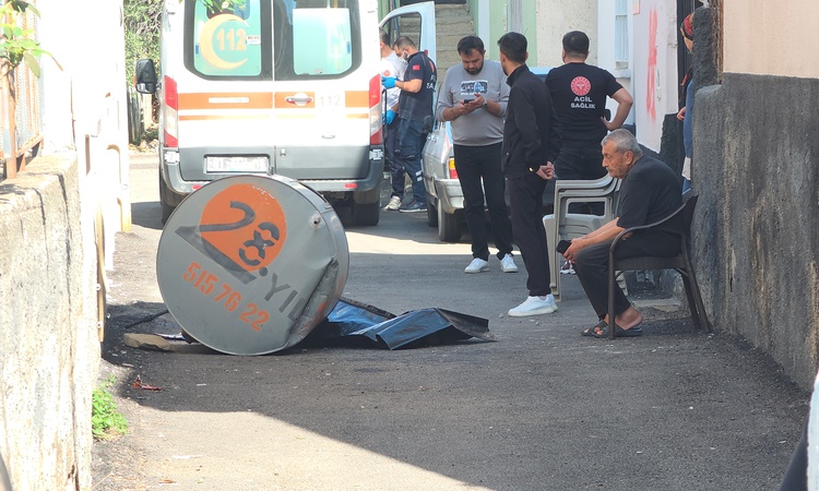 Gündemden Son Bilgiler: Adana Kozan'da su deposu tamir ederken damdan düşen Necati Saygıcak yaşamını yitirdi |