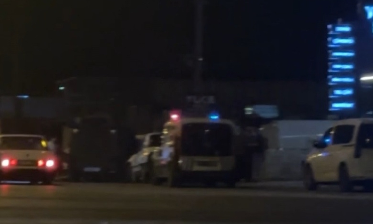 Gündemden Son Bilgiler: Adana Sarıçam'da gece iş yerine molotof atan 2 şüpheli aranıyor ve Merak Edilenler