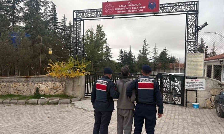 Gündemden Son Bilgiler: Afyonkarahisar'da jandarmanın son bir haftalık denetiminde aranan 42 kişi yakalandı