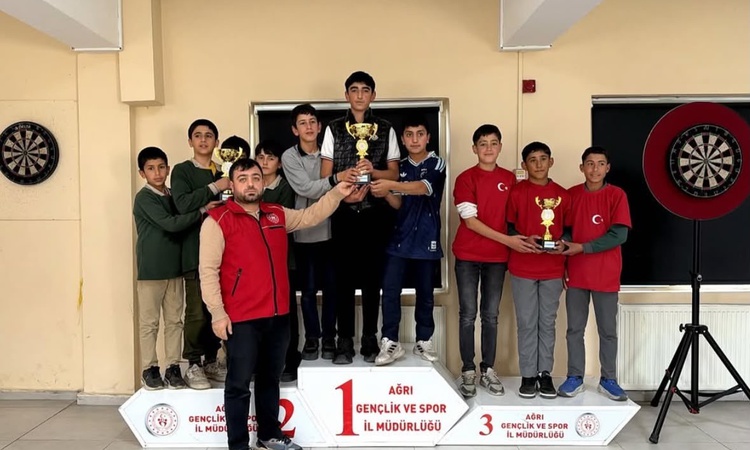 Gündemden Son Bilgiler: Ağrı Hamur'da okul sporları dart birinciliği yıldızlar ve gençlerde tamamlandı | İşte