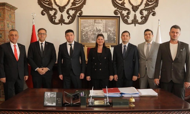 Gündemden Son Bilgiler: AK Parti'li Gider, Keşan'da esnaf ve vatandaşların taleplerini dinledi: Gelişmeler Tak