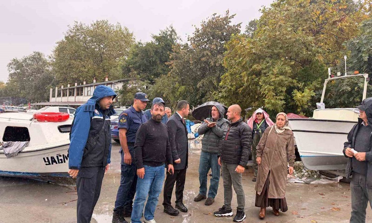 Gündemden Son Bilgiler: Akçakoca Kaymakamı Uzan fırtınada zarar gören barınağı ve tekneleri inceledi | İşte Tü
