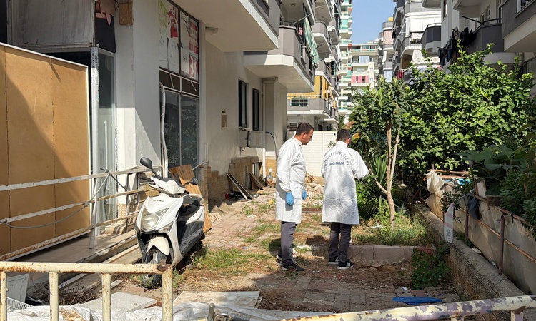 Gündemden Son Bilgiler: Alanya'da iddiaya göre kız kardeşini balkondan atan kişi tabancayla intihar edip öldü