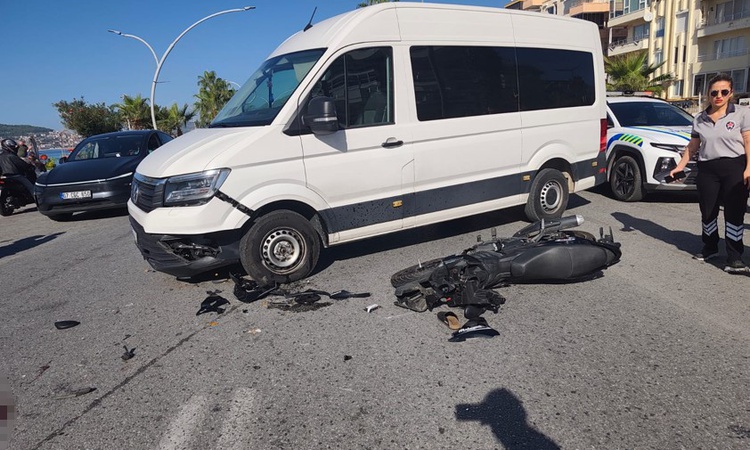 Gündemden Son Bilgiler: Alanya'da motosiklet minibüs çarpıştı, üniversiteli genç kız yaşamını yitirdi: Gelişme