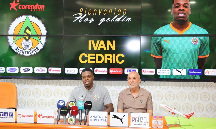 Gündemden Son Bilgiler: Alanyaspor, Kamerunlu Forvet Ivan Cedric'i 4 Yıllığına Kadrosuna Kattı | İşte Tüm Ayrı