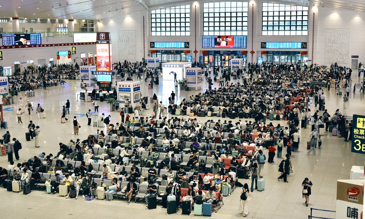 Gündemden Son Bilgiler: Albüm: Çin'de Güz Ortası Festivali dolayısıyla seyahat yoğunluğu yaşanıyor: Gelişmeler