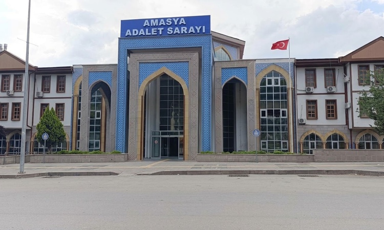 Gündemden Son Bilgiler: Amasya'da akranlarını kurusıkı tabancayla tehdit iddiasıyla çocuk yakalanarak gözaltın