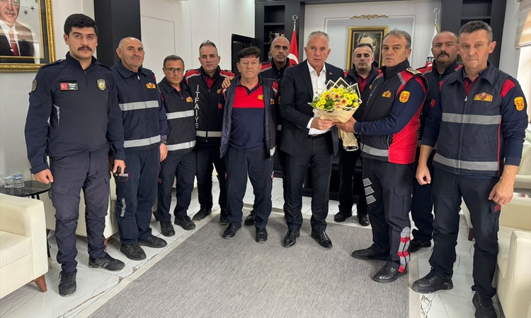 Gündemden Son Bilgiler: Amasya Taşova'da İtfaiye Haftası, sirenli şehir turu ve ziyaretle kutlandı ve Merak Ed