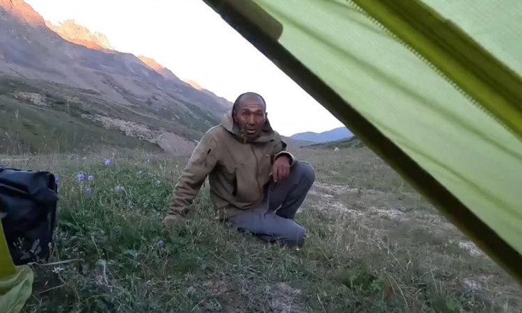 Gündemden Son Bilgiler: Bir anda karşılarına dikildi! Kamp yapan kadınların korku dolu anları: Gelişmeler Taki