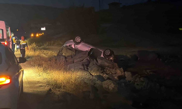 Gündemden Son Bilgiler: Ankara Bala'da takla atan otomobilin sürücüsü kazadan burnu kanamadan kurtuldu ve Mera
