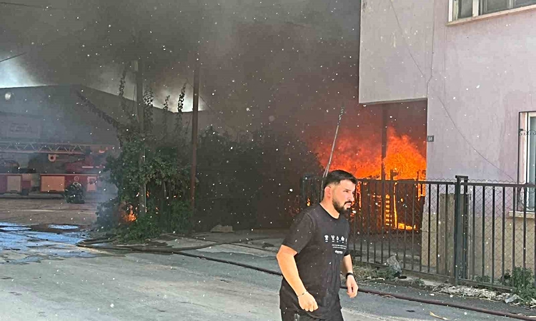Gündemden Son Bilgiler: Antalya’da ev ve depo yangını ve Merak Edilenler