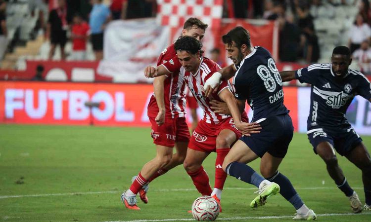 Gündemden Son Bilgiler: Antalyaspor sahasında Sarıyer'e 2-1 mağlup oldu ve Merak Edilenler