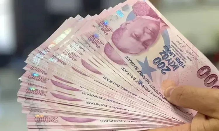Gündemden Son Bilgiler: Asgari ücret enflasyon karşısında eriyor: 2026'da reel kayıp büyüyor: Gelişmeler Takip