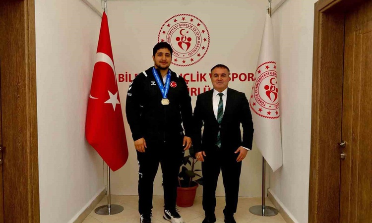 Gündemden Son Bilgiler: Avrupa Kuraş şampiyonu Zaloğlu, Bilecik Gençlik ve Spor İl Müdürü Demir'i ziyaret etti