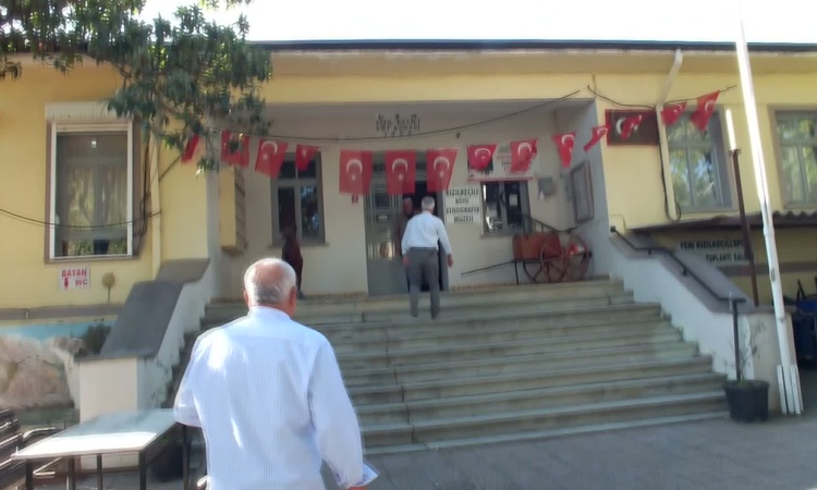 Gündemden Son Bilgiler: Balıkesir Edremit'te evlerden getirilen eşyalarla kurulan müze ilgi görüyor - Son Daki
