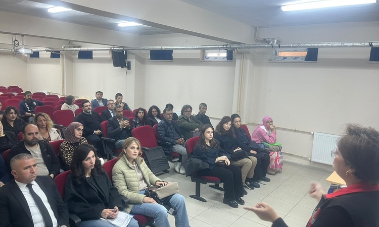 Gündemden Son Bilgiler: Balıkesir Gömeç'te güvenli eğitim için bilgilendirme toplantısı yapıldı