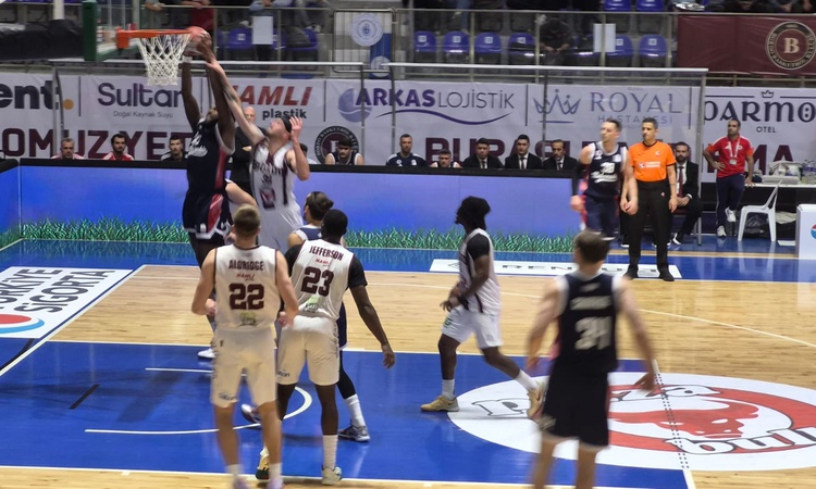 Gündemden Son Bilgiler: Bandırma Bordo, Bahçeşehir Koleji'ni 103-88 yendi; Peterson 29 sayıyla skorer oldu ve