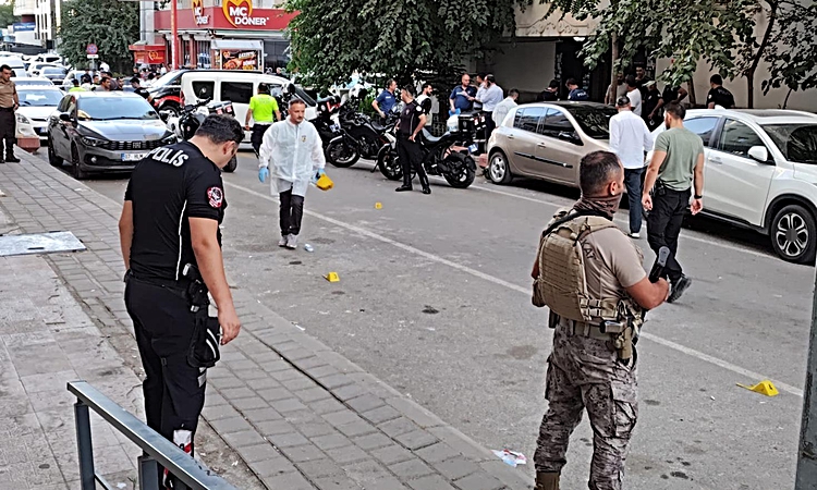 Gündemden Son Bilgiler: Batman'da iki grup arasında silahlı kavga çıktı: 3 kişi yaralandı: Gelişmeler Takip Ed