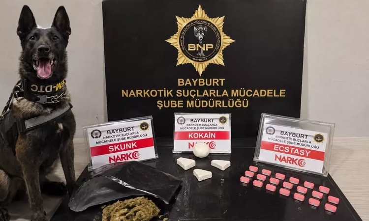 Gündemden Son Bilgiler: Bayburt'ta uyuşturucu operasyonunda şüpheli hakkında tutuklama kararı verildi, 20 ekst