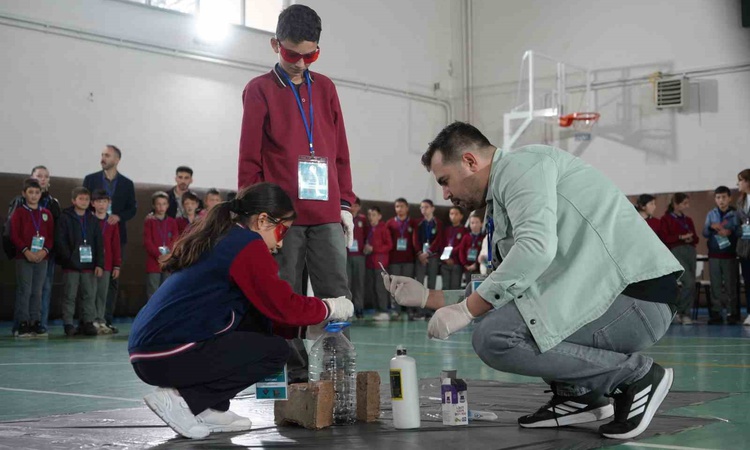 Gündemden Son Bilgiler: Bayburt Üniversitesi Konursu Ortaokulunda 13 teknoloji atölyesi düzenledi | İşte Tüm A