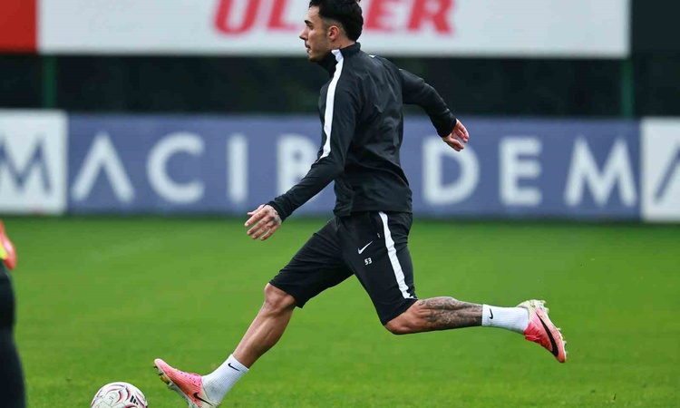 Gündemden Son Bilgiler: Beşiktaş, Kasımpaşa deplasmanı hazırlıklarına antrenmanla devam etti | İşte Tüm Ayrınt