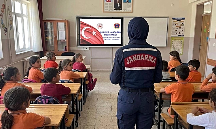 Gündemden Son Bilgiler: Bilecik İl Jandarma Komutanlığı öğrencileri güvenli internet konusunda ayrıntıları bil