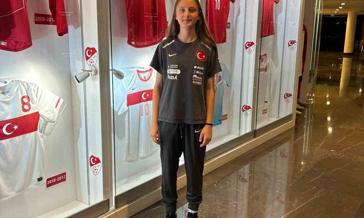 Gündemden Son Bilgiler: Bilecik'in Gururu Nurselin Ay, U15 Milli Takım'a Davet Edildi: Gelişmeler Takip Ediliy