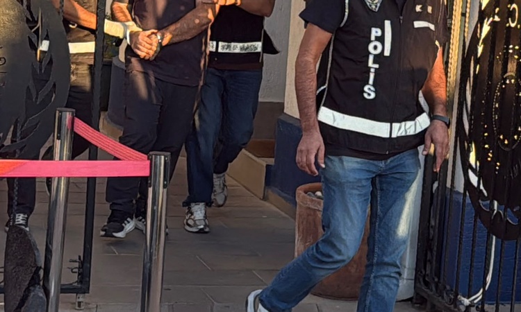 Gündemden Son Bilgiler: Bodrum'da liman başkanına rüşvet operasyonu düzenlendi, T.A. suçüstü yakalanarak gözal