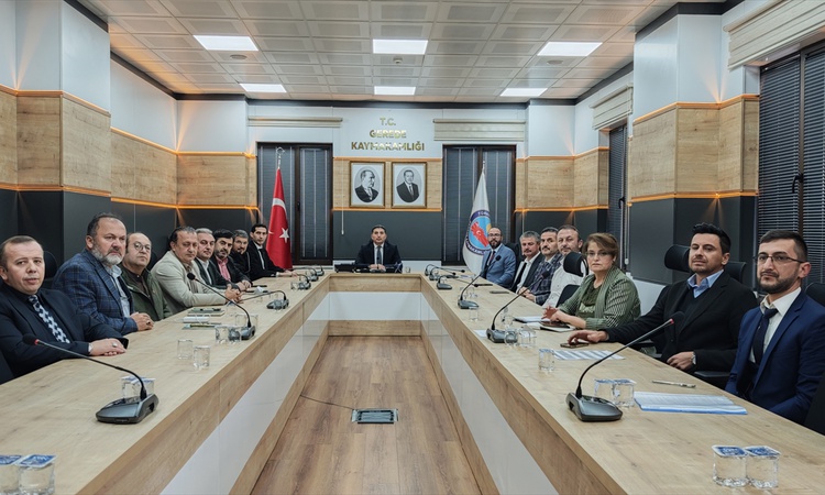 Gündemden Son Bilgiler: Bolu'da polis eşleri, Dünya Yaşlılar Günü'nde yaşlılarla bir araya geldi | İşte Tüm Ay