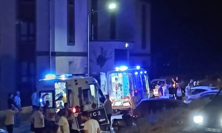 Gündemden Son Bilgiler: Bursa'da motosikletin devrildiği kazada 2 kişi yaralandı - Son Dakika Bilgileri