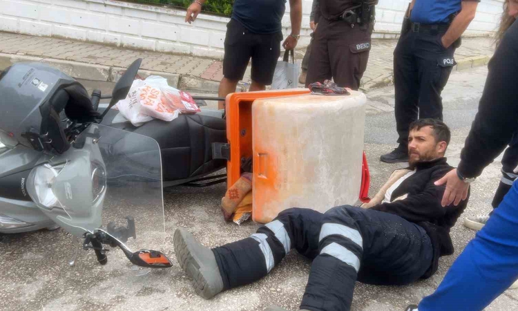 Gündemden Son Bilgiler: Bursa Mudanya'da kaygan yolda savrulan kurye yaralanarak hastaneye kaldırıldı
