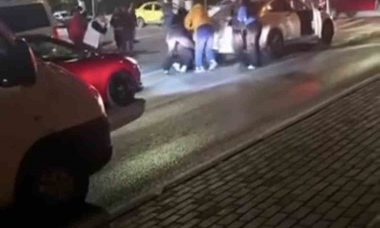 Gündemden Son Bilgiler: Bursa Yıldırım'da iki aile kavgaya tutuştu, bazı kişiler yakalanarak gözaltına sevk ed