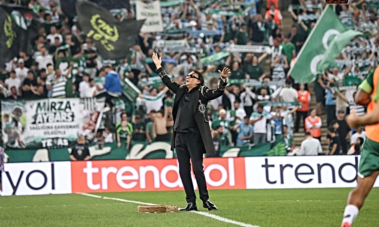 Gündemden Son Bilgiler: Bursaspor tribünlerinde tüyleri diken diken eden anlar! Gökhan Kırdar'la "Cendere" şov